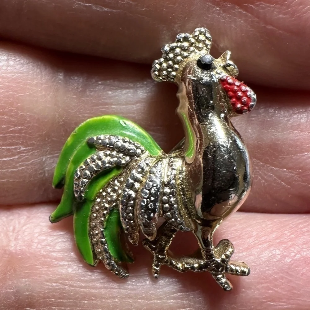 Vintage Gerry's Signed Gold Tone Rooster Green and Red Enameled‎ Brooch